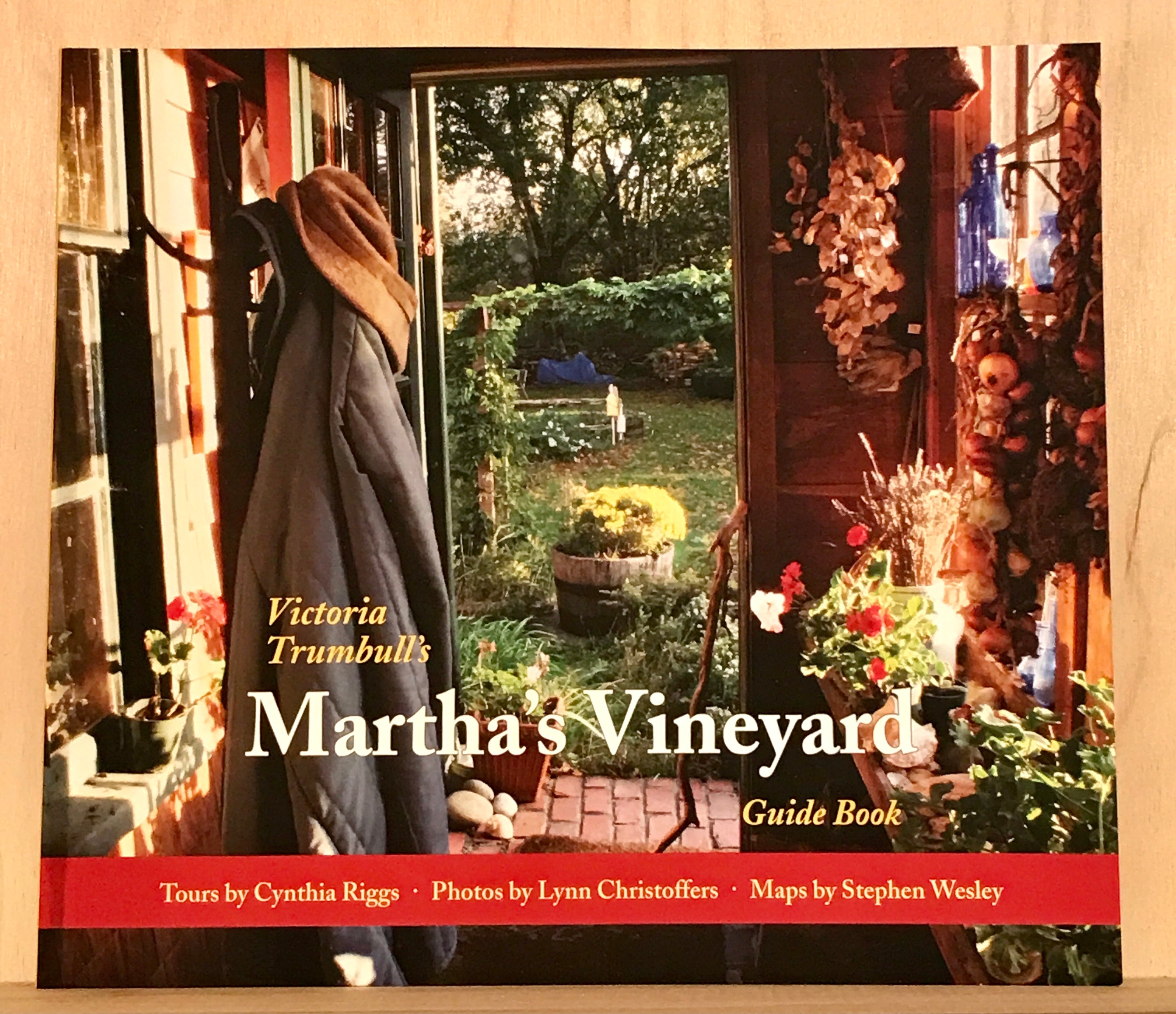 Victoria Trumbull's Martha's Vineyard Guidebook – Martha's Vineyard Made, image size:3024x2607